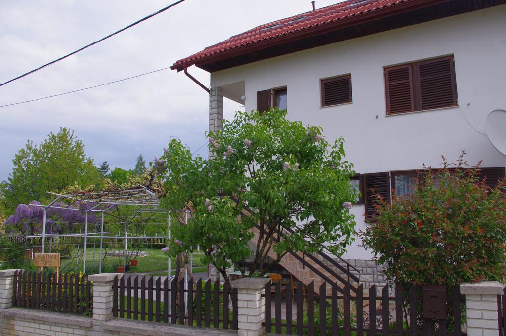 Apartment Tomy Slunj Exterior foto